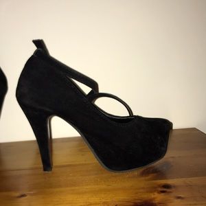 beautiful velvet black & red shoes! never worn!